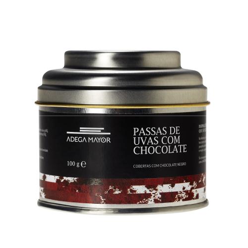Raisins with chocolate